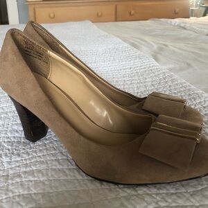 Taupe Suede Bow Block Heel Pump
